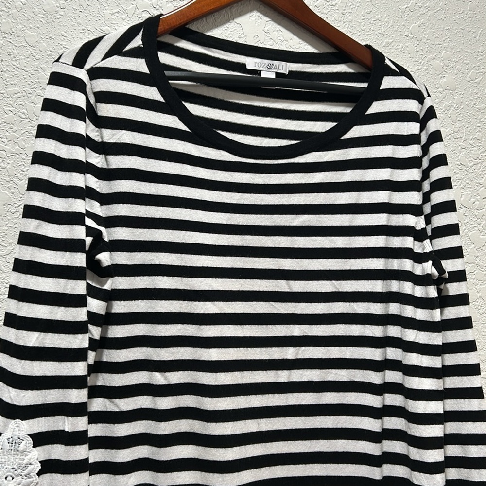 🌺roz & Ali women’s tops black and white size XL GUC - Picture 2 of 7